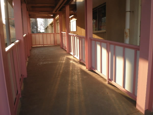 体育館渡り廊下　修繕塗装工事